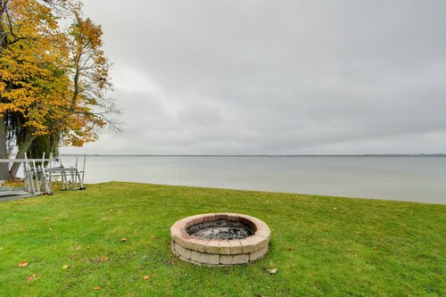 Waterfront Escape on Houghton Lake: Fish & Hike!