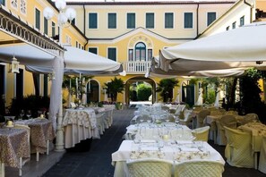 Se sirven almuerzos y cenas