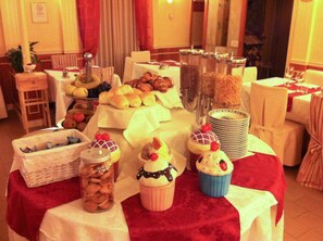 Colazione a buffet inclusa, servita tutte le mattine 