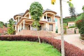 Exterior - Vincenzo Homestay (Kigali)