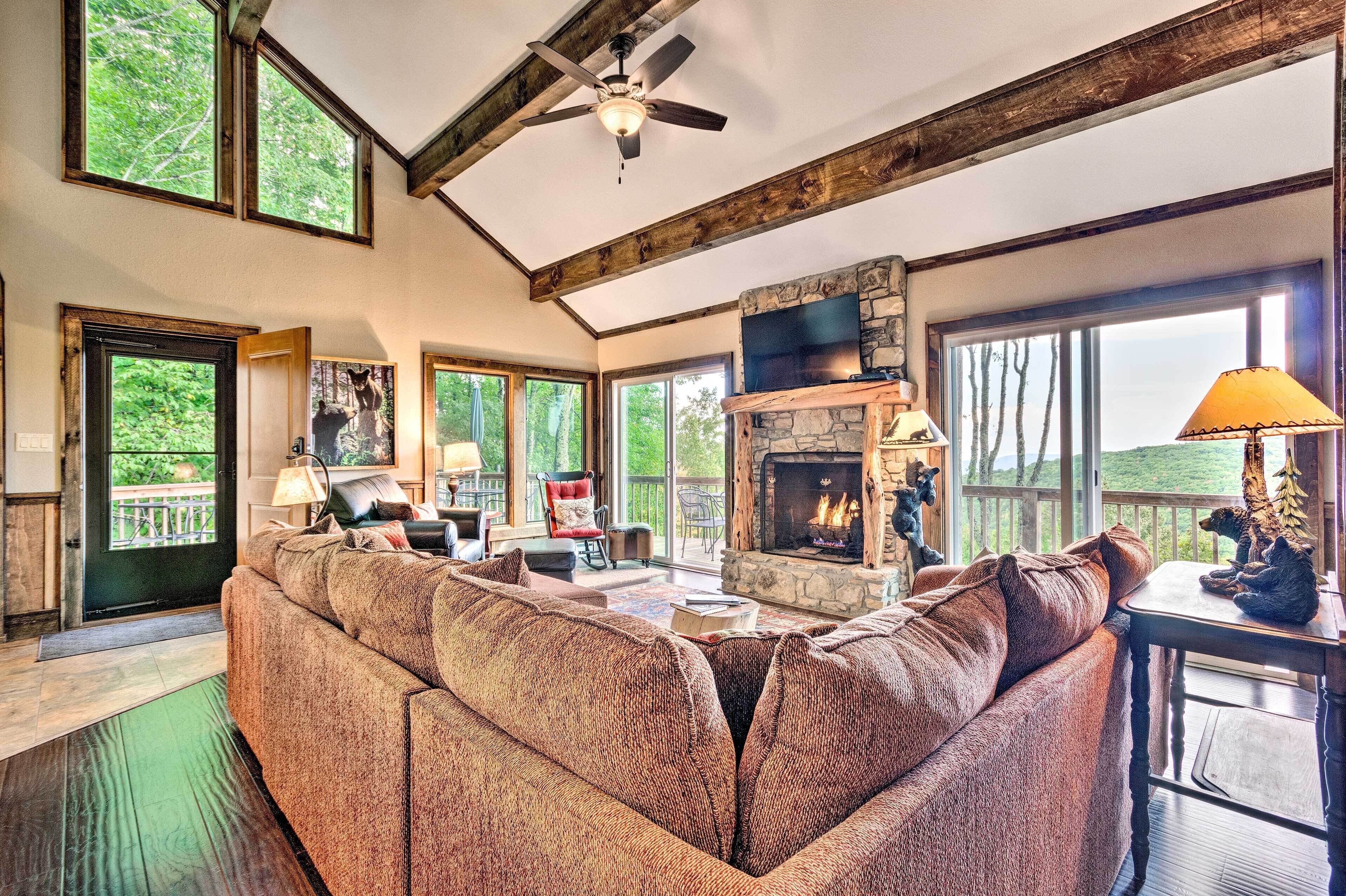 Treetop Retreat w/ Fire Pit: 3 Mi to Beech Mtn!