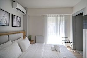 Deluxe-Apartment, 4 Schlafzimmer, Balkon | 4 Schlafzimmer, hochwertige Bettwaren, Zimmersafe, Schreibtisch
