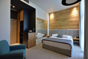 Superior-Doppel- oder -Zweibettzimmer | Minibar, Zimmersafe, Schreibtisch, kostenlose Babybetten