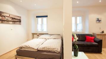 City Apartment | In-room safe, individually decorated, individually furnished