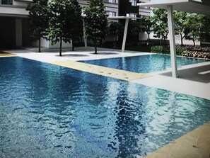 Piscina all'aperto, una piscina riscaldata