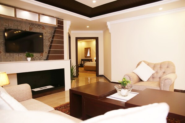 1 soveværelse, pengeskab på værelset, mørklægningsgardiner, lydisolering