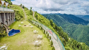 Garden - The Koti Village Resort Chail (Shimla)