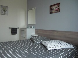 Sistema de insonorización, wifi gratis y ropa de cama 