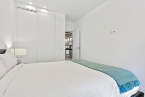 2 bedrooms, desk, iron/ironing board, free WiFi