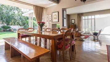 Tägliches inbegriffenes englisches Frühstück