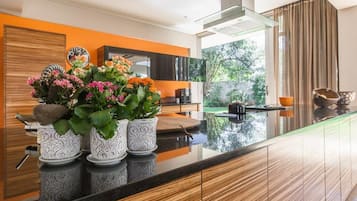 Double Room | Shared kitchen | Fridge, microwave, stovetop, espresso maker