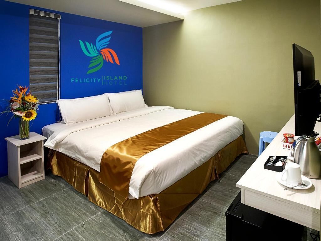 1 bedroom, select comfort beds, minibar, in-room safe