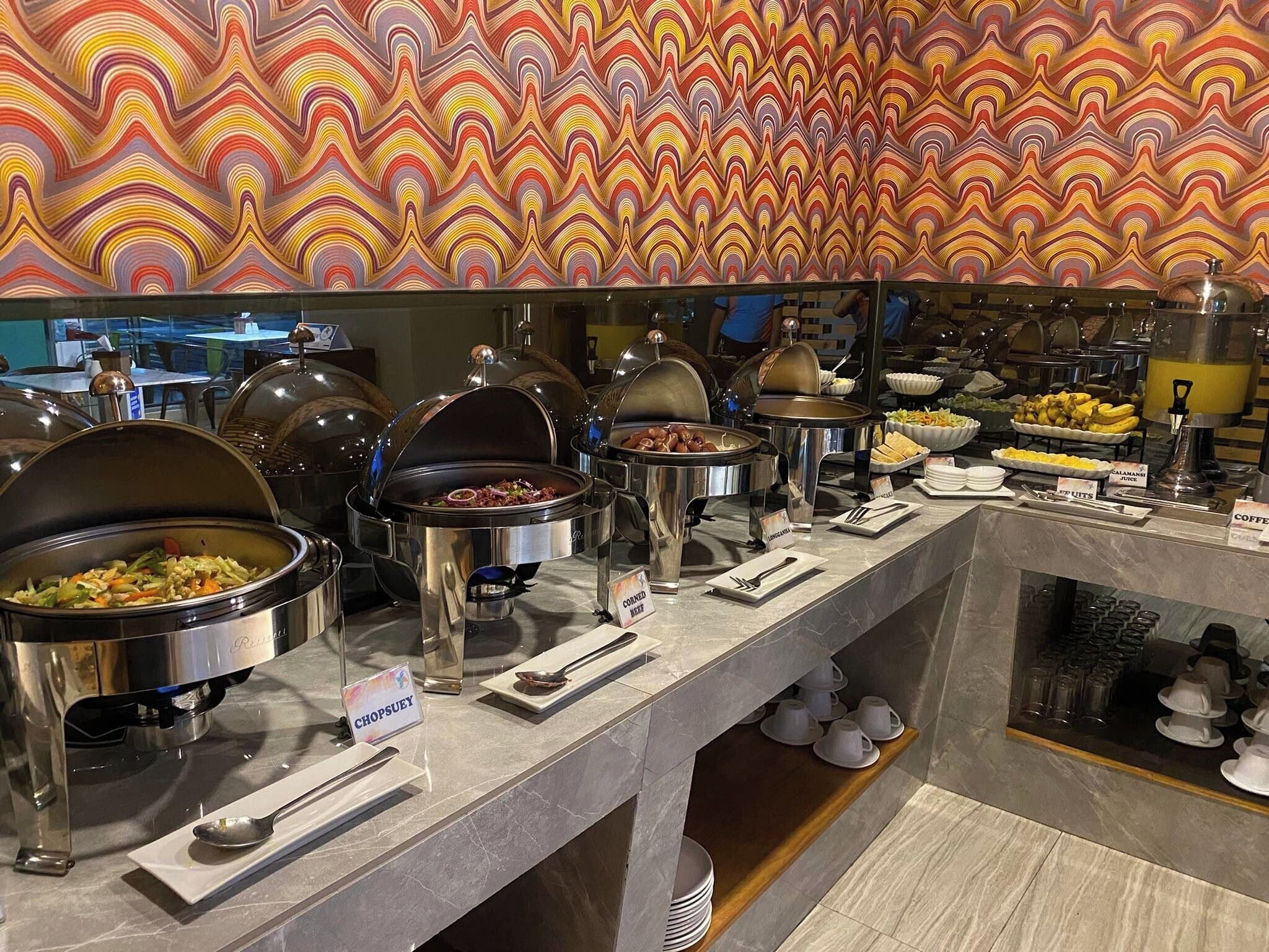 free daily full breakfast