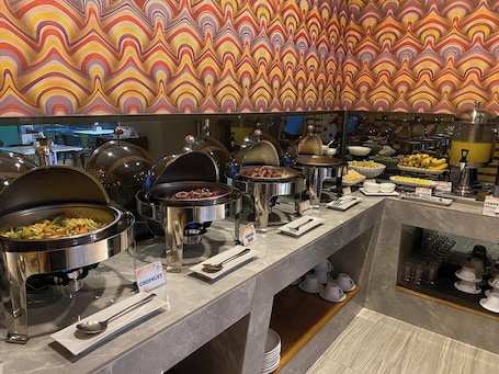 Free daily full breakfast