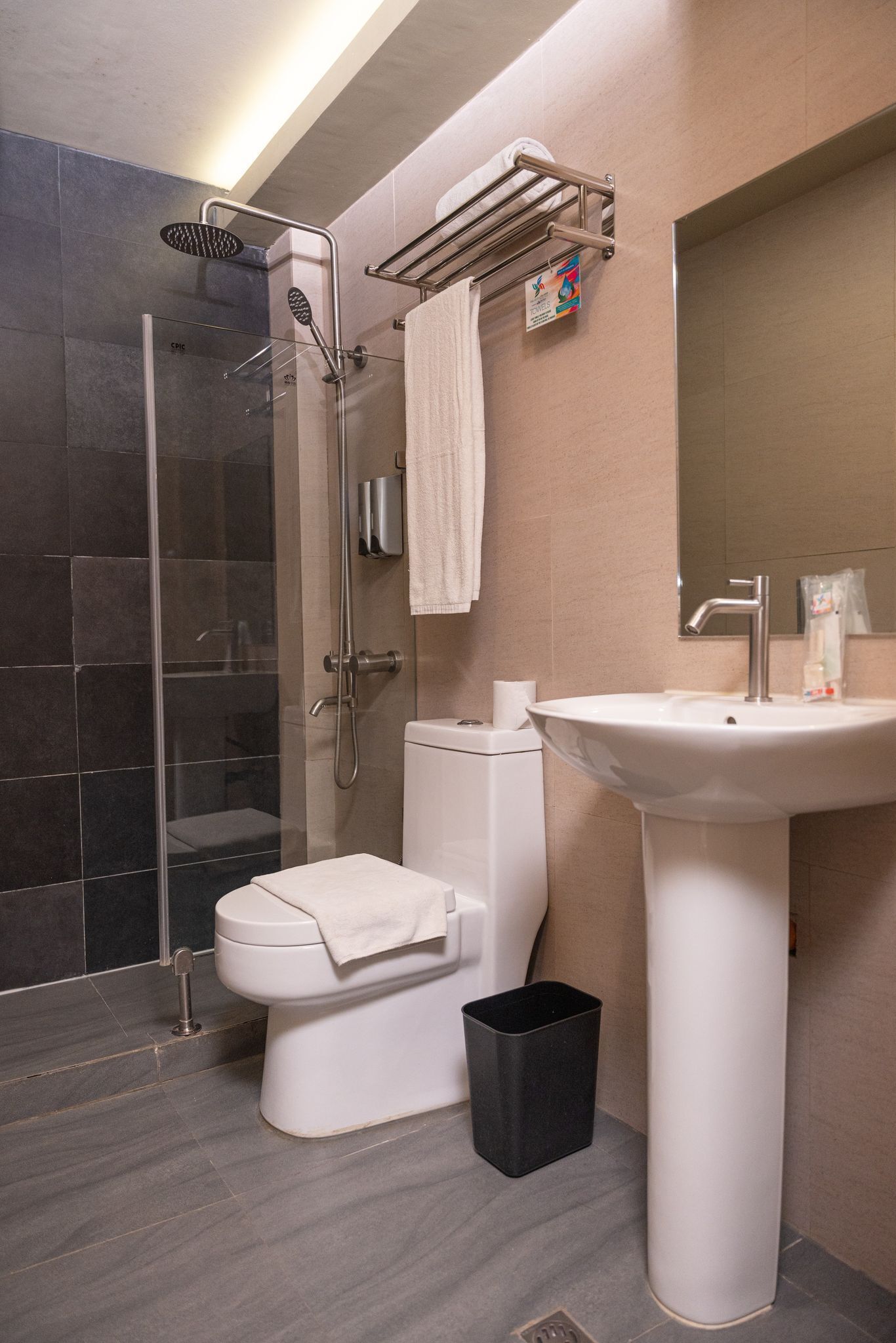studio triple | bathroom | shower, free toiletries, hair dryer, slippers