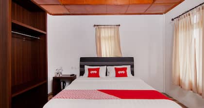 OYO 1812 Dg Inn