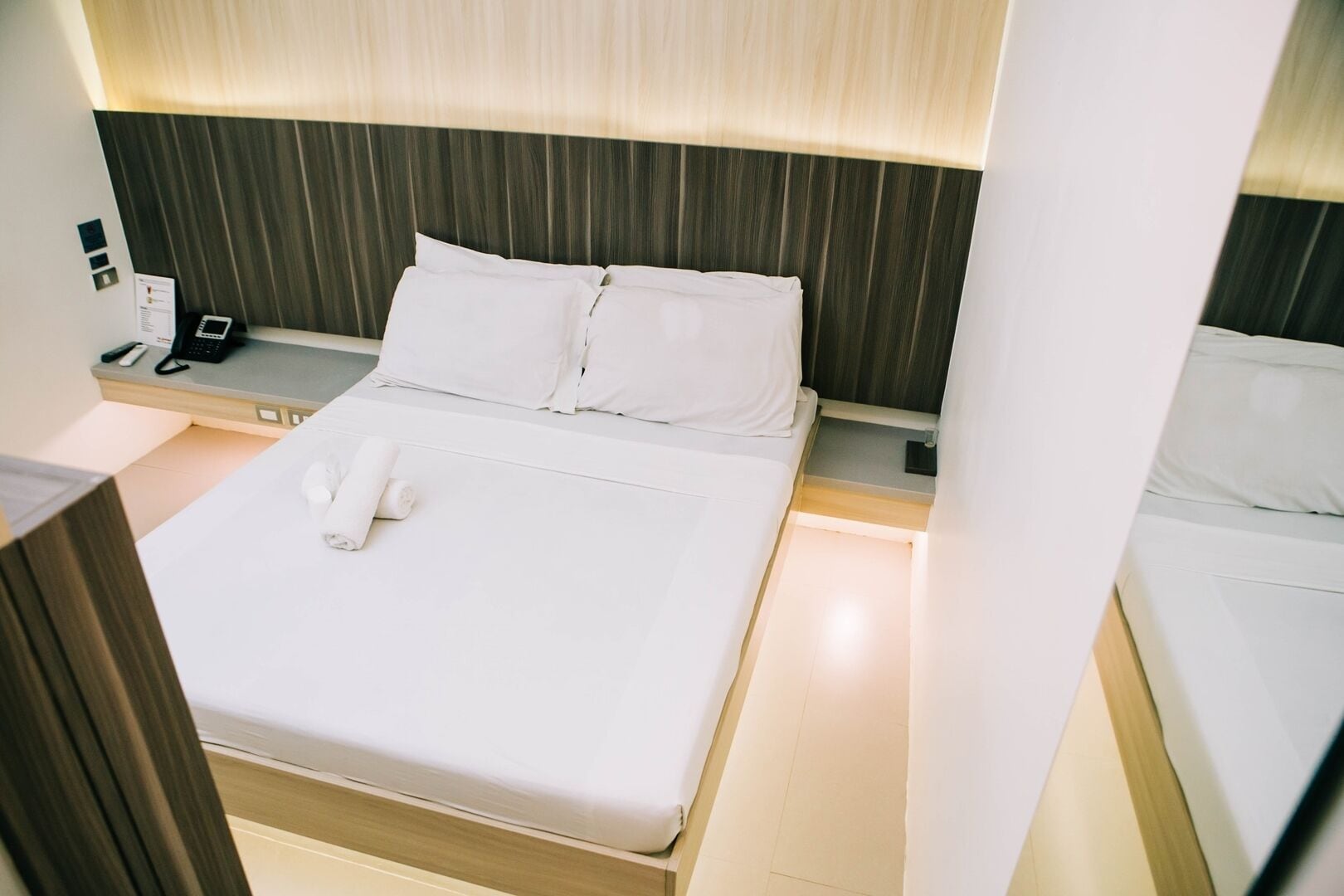 Standard Queen | In-room safe, desk, iron/ironing board, free WiFi