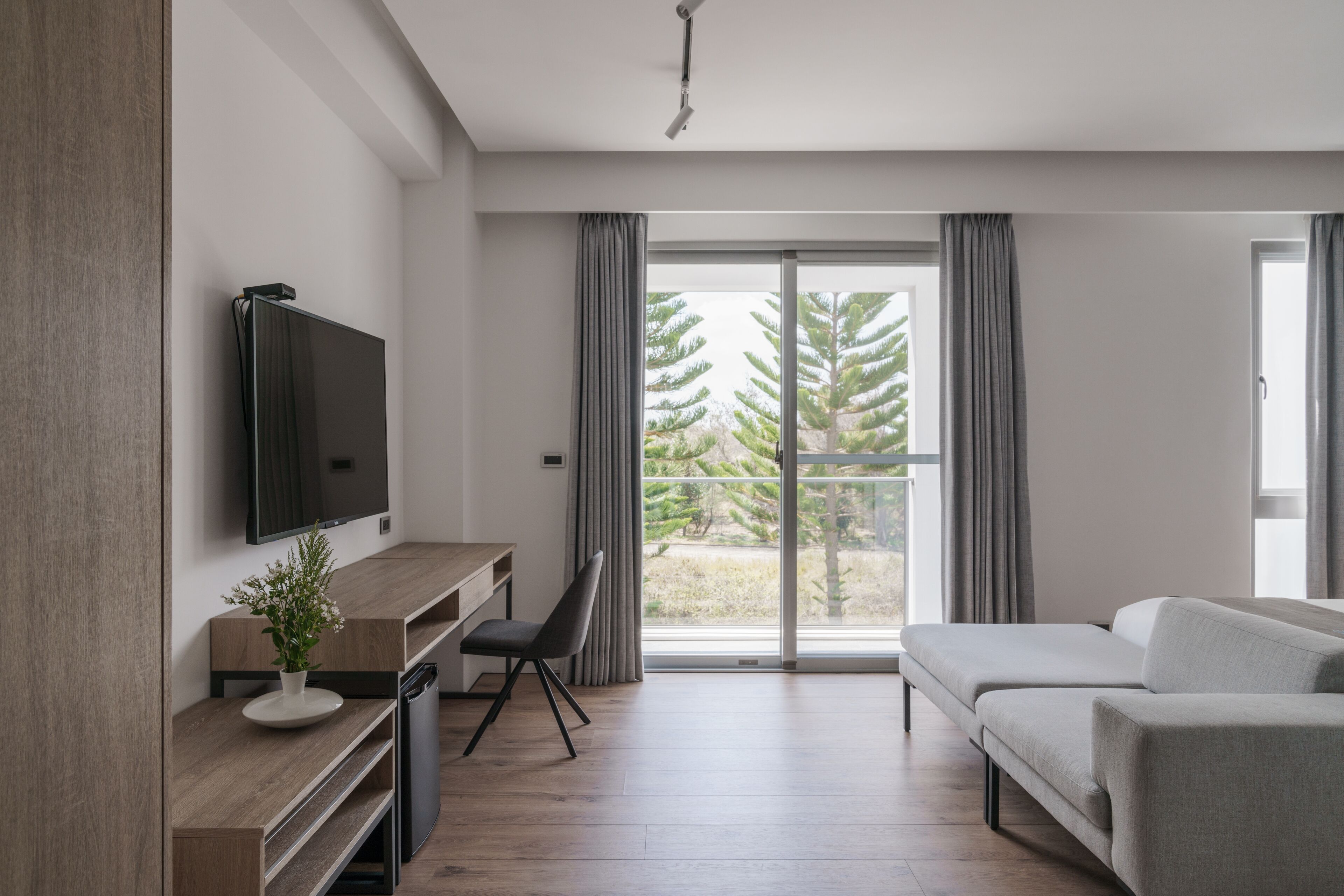 Quarto casal luxo | Edredons de pluma, individualmente mobiliados, escrivaninha