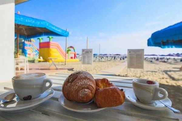 Private beach, sun loungers, beach umbrellas, beach towels