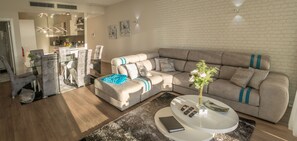 Smart TV, lettore DVD, videoteca, stampante