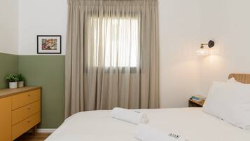 City Apartment, 2 Bedrooms, Balcony | 2 bedrooms, premium bedding, pillowtop beds, individually decorated