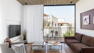 52-inch Smart TV with digital channels, TV, Netflix