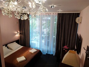 华丽双人房, 庭院景观 | 迷你吧、隔音、熨斗/熨板、免费 WiFi