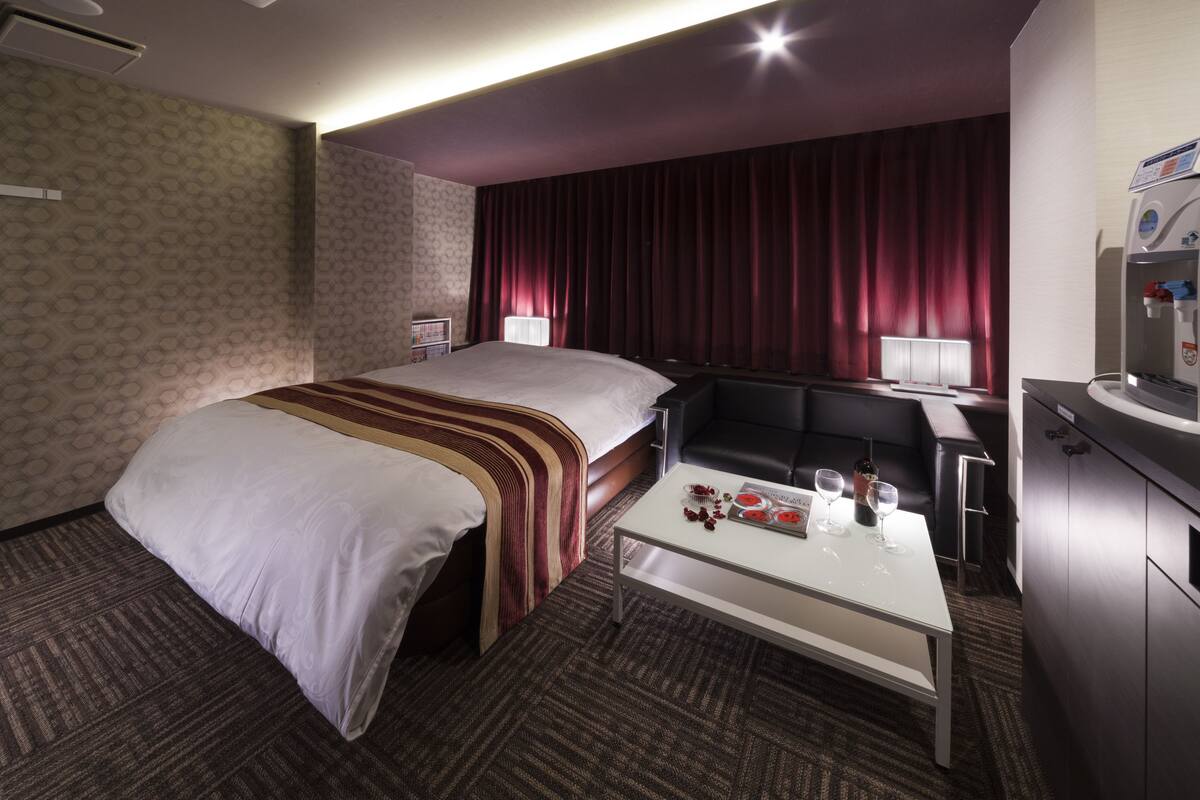 Double Room (Standard) | WiFi (free), individually decorated, bed sheets