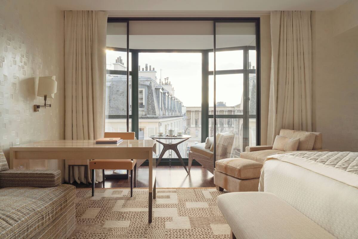 Deluxe Room (Louvre)