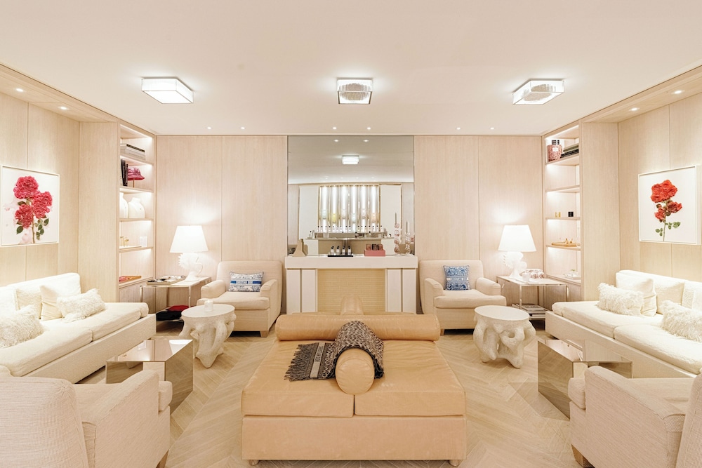 Cheval Blanc Paris by null Cheval Blanc Paris by null