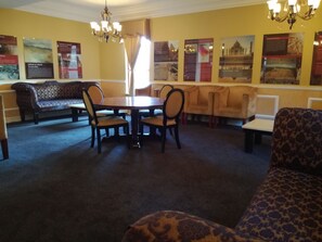 Interior entrance - Hotel Savera (Chatworth)