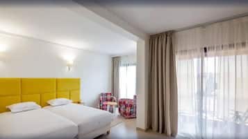 Superior Oda, Balkon | 1 yatak odası, minibar, odada kasa, masa