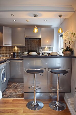 Appartement Supérieur | Cuisine privée | Grand réfrigérateur, micro-ondes, four, plaque de cuisson