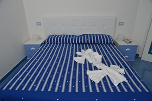 Blackout drapes, free WiFi, bed sheets