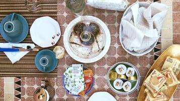 Tägliches inbegriffenes kontinentales Frühstück