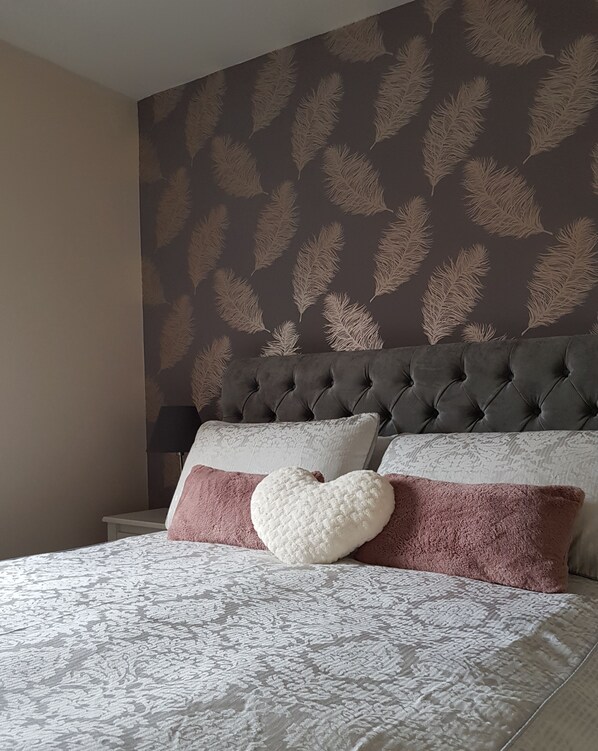 Apartemen | 2 kamar tidur, tirai kedap cahaya, dan setrika/meja setrika