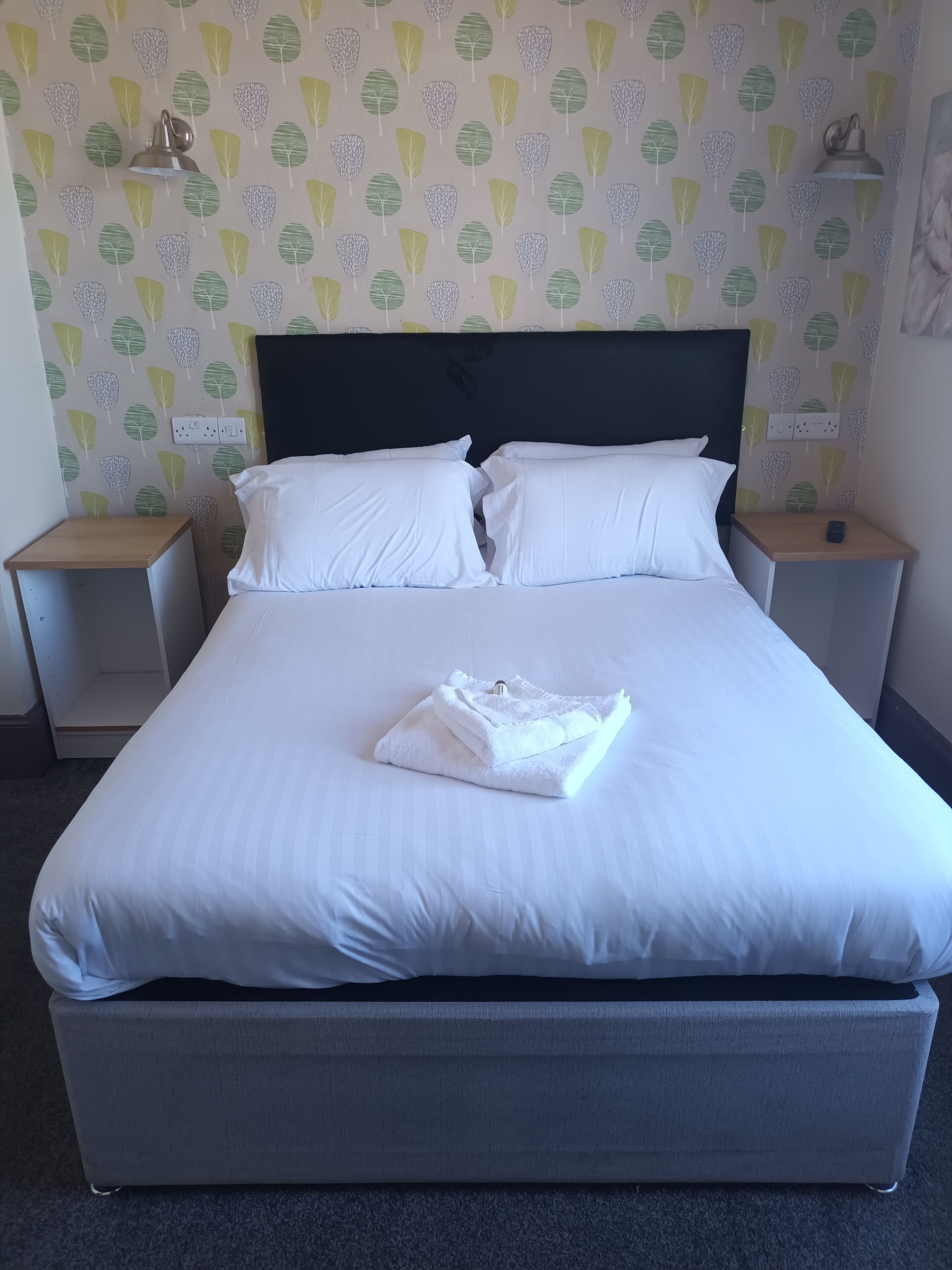 Phòng đôi cơ bản | Bàn, truy cập Internet không dây miễn phí, bộ trải giường 