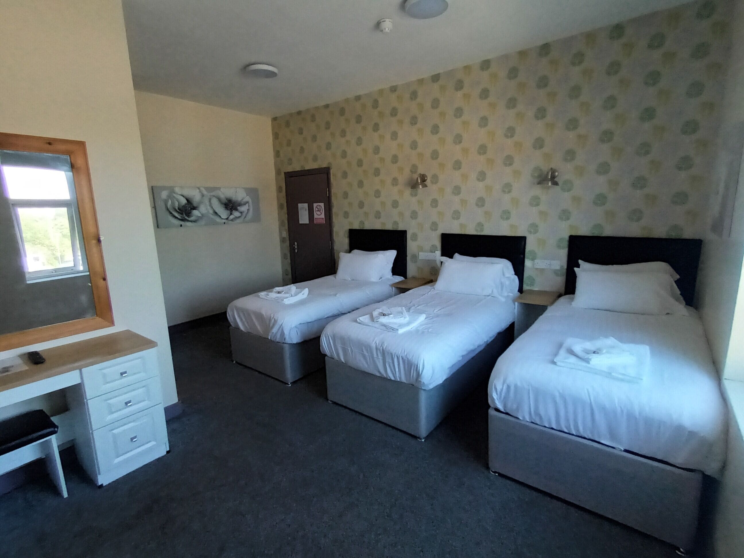 Basic-Dreibettzimmer