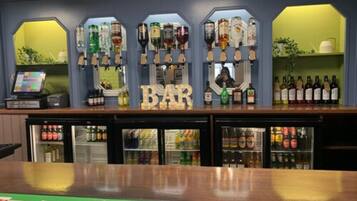 Bar (trong khuôn viên)