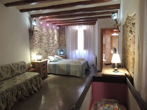 Apartment, 1 Bedroom | Cribs/infant beds, rollaway beds, bed sheets