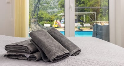 Villa Monte Adria 5 * for 8 + 2 pers.