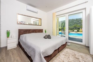 4 habitaciones, tabla de planchar con plancha y wifi gratis 