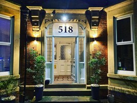 Konaklama yerinin ön cephesi