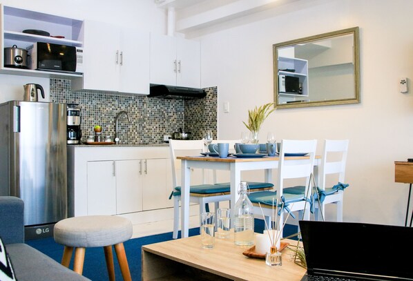 經典公寓 | 房內用餐區