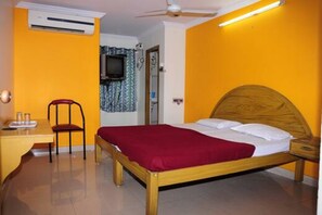 Double Room | Free WiFi - THE MAK INN - AFFORDABLE LUXURY STAY (Kakinada)