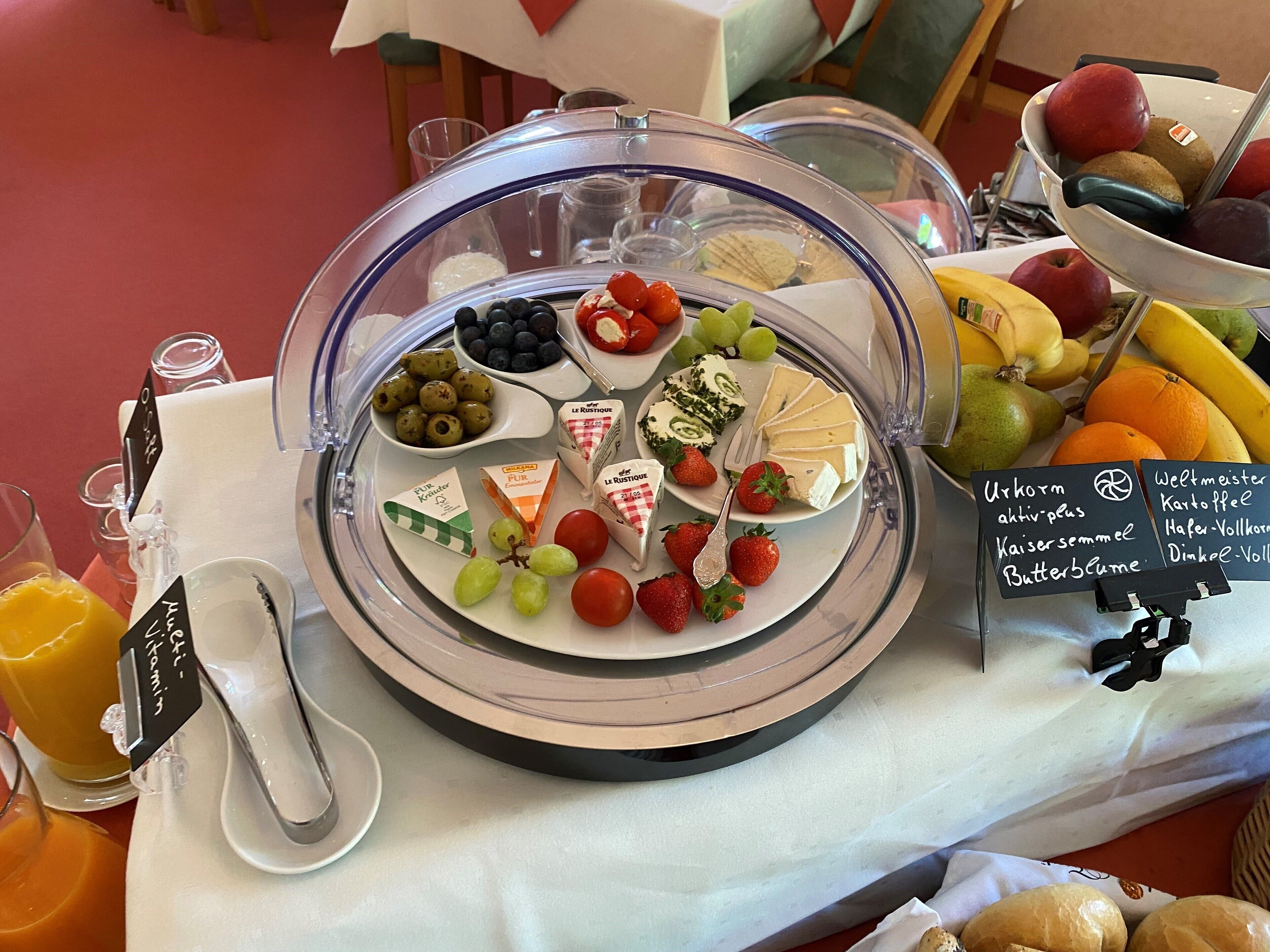 包含周一至周五的自助早餐