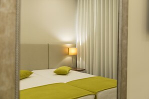 Ropa de cama de alta calidad, cubrecamas y colchones con efecto memoria 