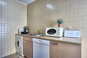 Private kitchen - Myplace-Lisbon Bairro Alto apart (Lisboa)