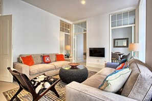 TV - MyPlace - Lisbon - Luxury Trindade (Lisboa)