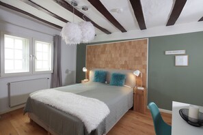 6 Schlafzimmer, individuell dekoriert, individuell eingerichtet